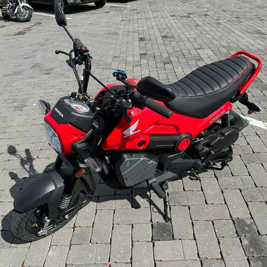 Honda Navi red tuck-and-roll seat cover