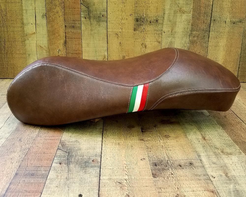 Vespa Eurogel whiskey brown seat cover, clean view