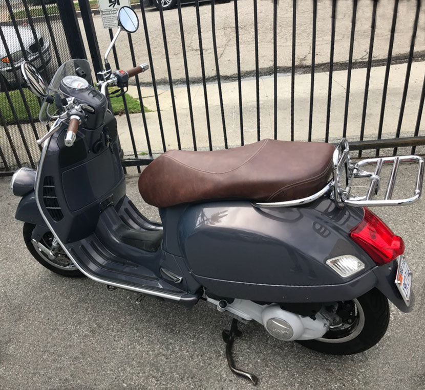Vespa GTS whiskey brown seat cover installed