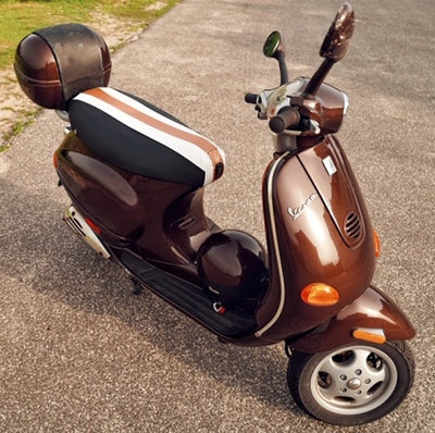 Modern Vespa : Louis Vuitton themed Vespa seat cover