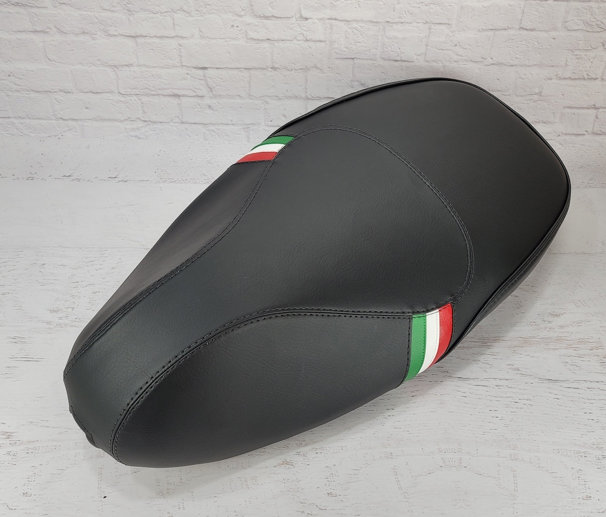 Vespa Sprint Primavera Black with Italian Racing Stripes – Cheeky