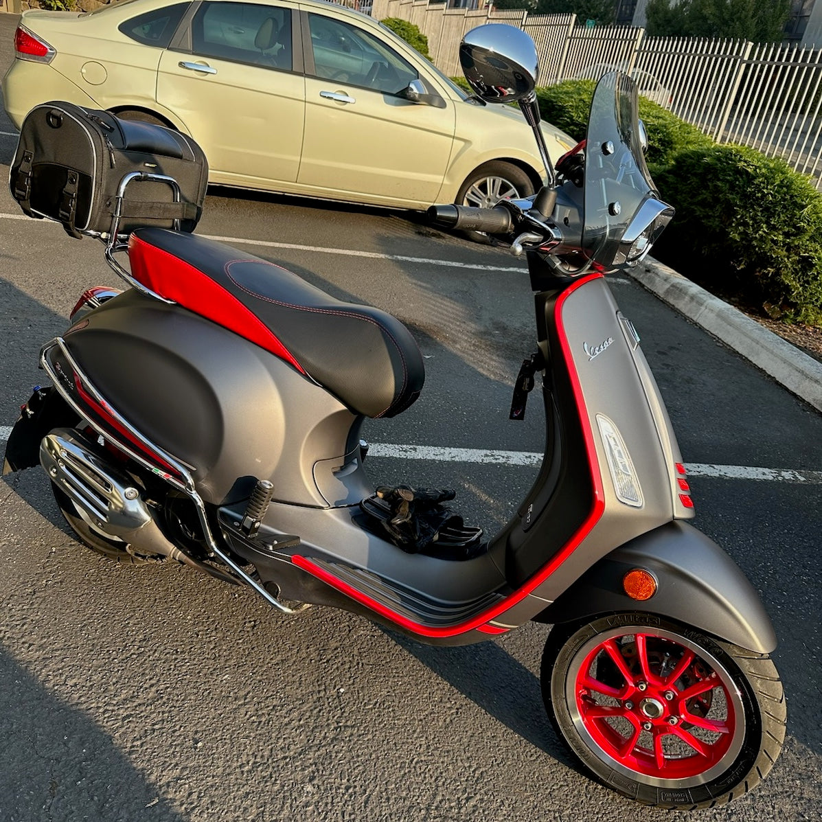 Vespa Sprint / Primavera Seat Cover Black and Red – Cheeky Seats