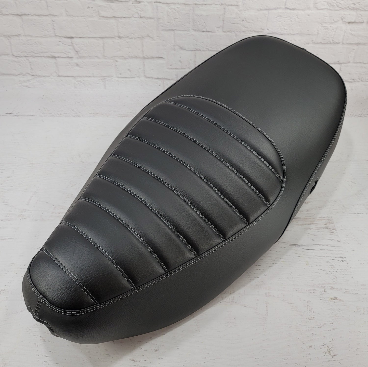 Vespa LX 50 / 125/ 150 Padded Seat Cover – Cheeky Seats Scooter
