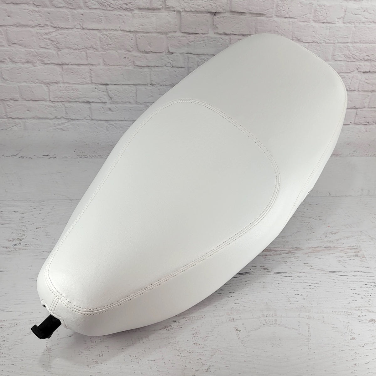 Vespa Sprint / Primavera Cottage White Seat Cover - Beat The Heat