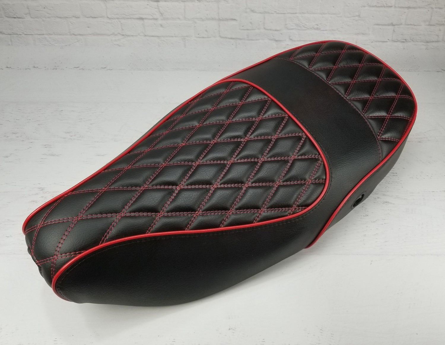Vespa LX 50 / 150 Whiskey Diamond Seat Cover Handmade – Cheeky