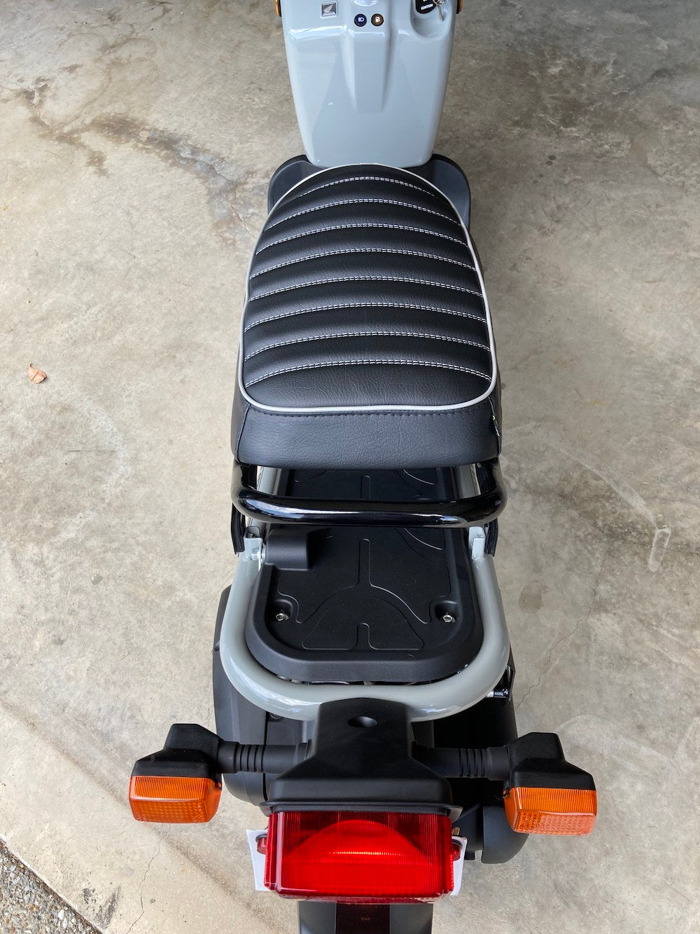 Honda Ruckus padded black tuck and roll seat cover