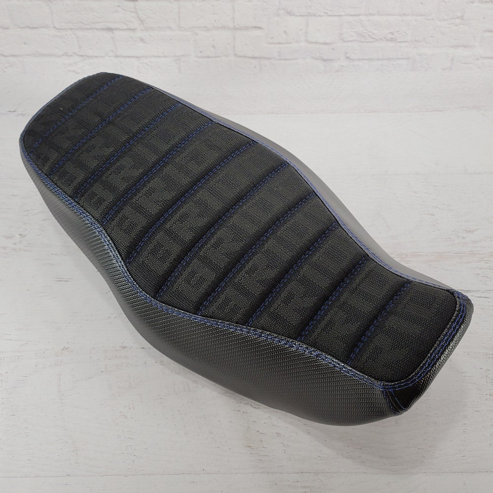 ホンダ、グロム　BRIDE バイクシート ブラック グレー Honda Grom BRIDE Seat Cover Padded Tuck and Roll MSX125 – Cheeky