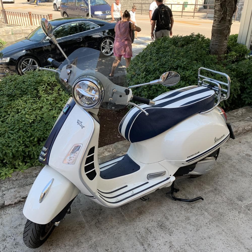 Vespa GTS Yacht Club seat cover on scooter
