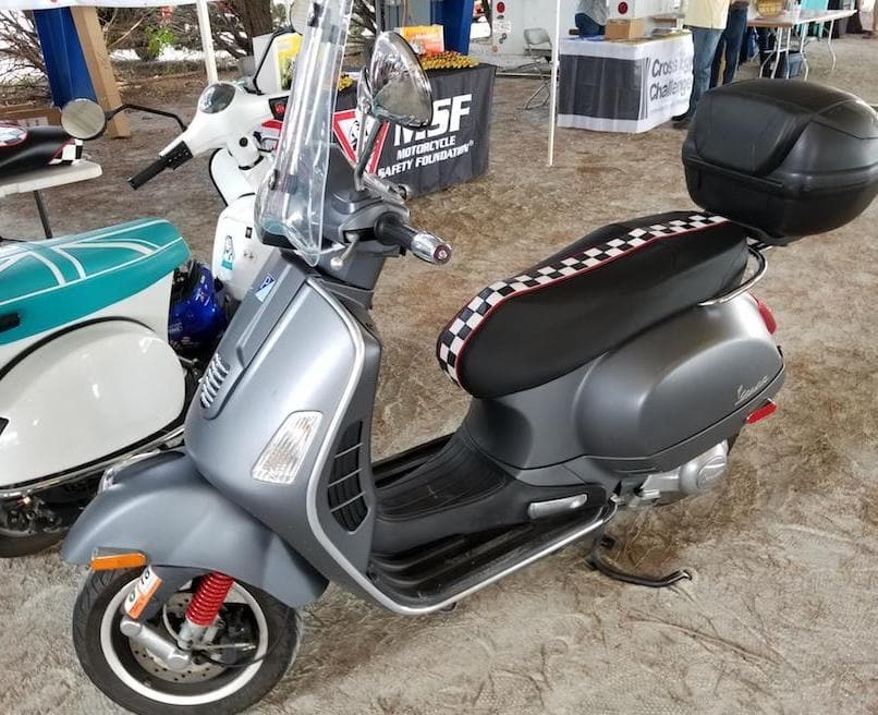 Vespa GTS Checkered Racing Stripe Seat Cover