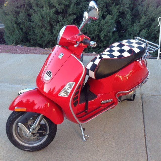 Vespa GTS 250 300 Checkers Seat Cover – Cheeky Seats Scooter