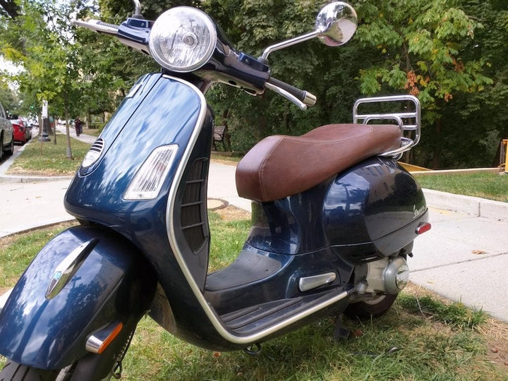 Vespa GTS 250 300 Seat Cover Whiskey Brown, Italian Stripe option